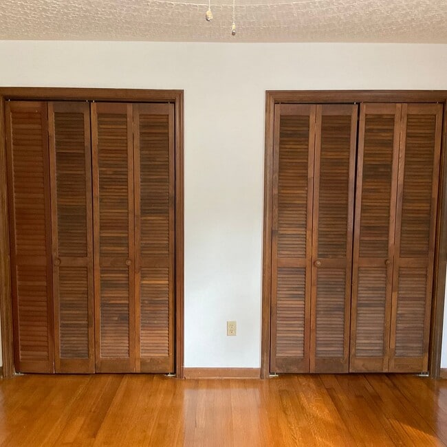Building Photo - 3892 English Oak Dr