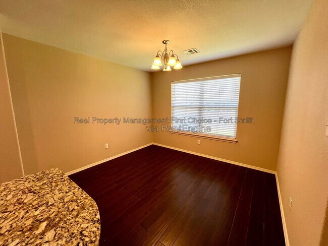Building Photo - 507 Ridge Point Dr