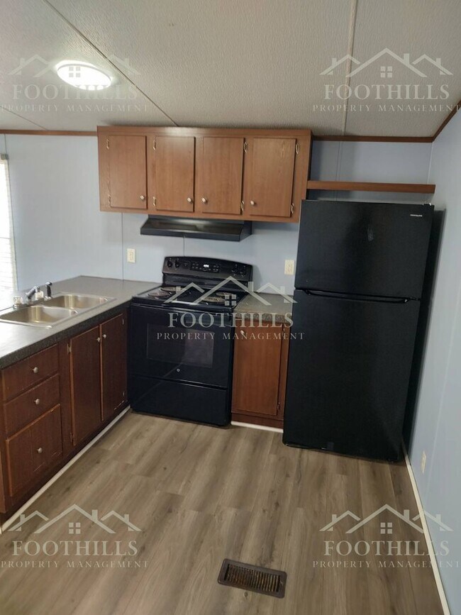 Building Photo - 101 Inez St