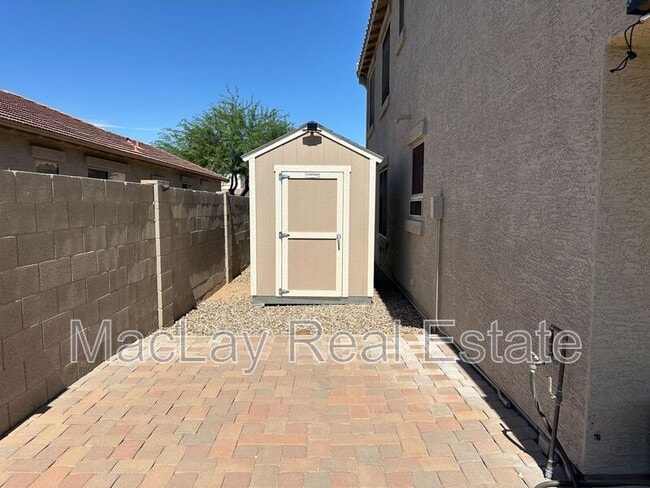 Building Photo - 1383 E Kingman Pl