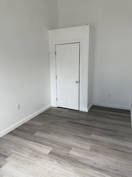 Building Photo - 113 Skeels Ave