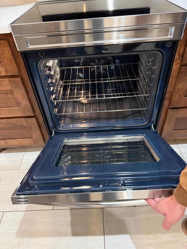 Building Photo - 267 NE Ave F