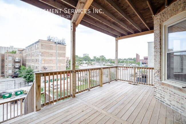 Building Photo - 6223 S Kenwood Ave