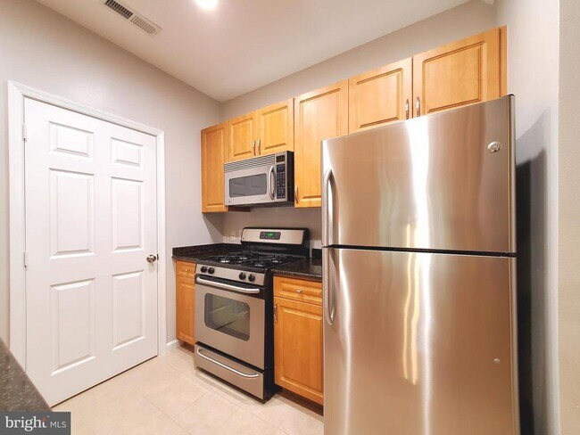 Building Photo - 12112 Garden Grove Cir