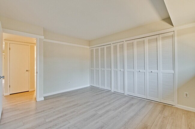 Building Photo - Single Story Townhome in Cherry Chase Neighborhood of Sunnyvale!
