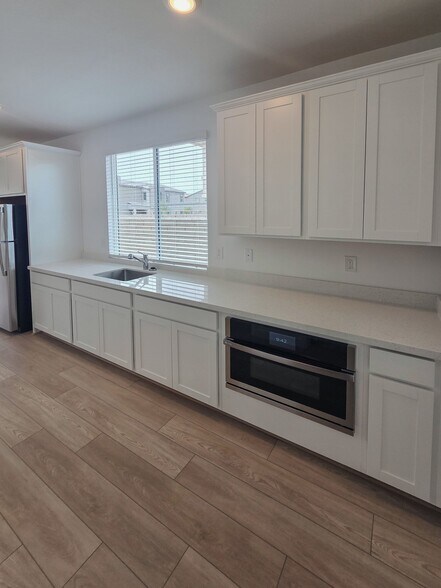 Building Photo - 152 Preston Ter Ave