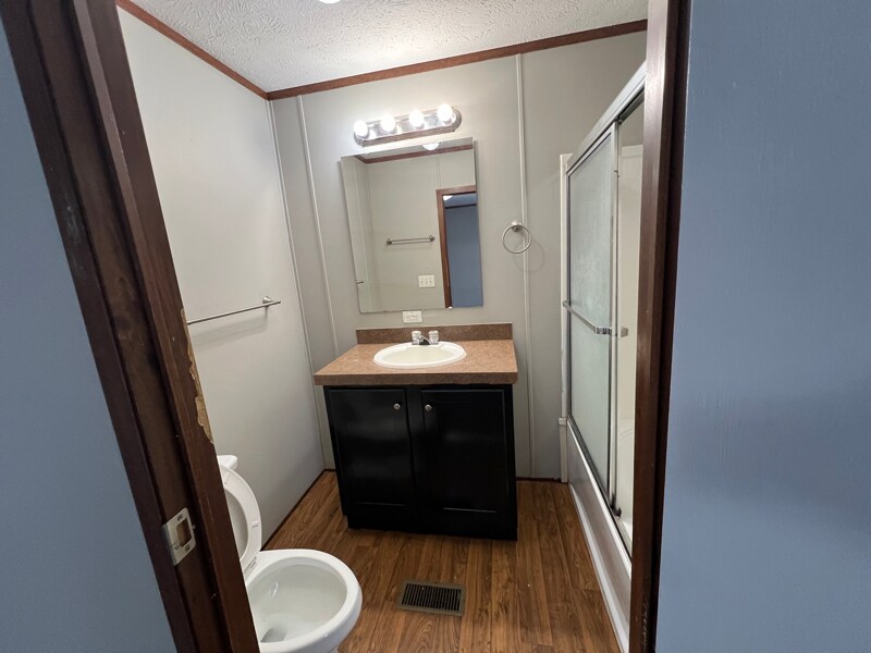 Building Photo - 133 Burch St