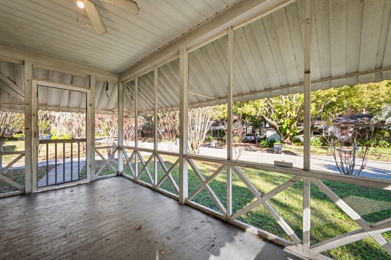 Building Photo - 2652 Merwyn Rd