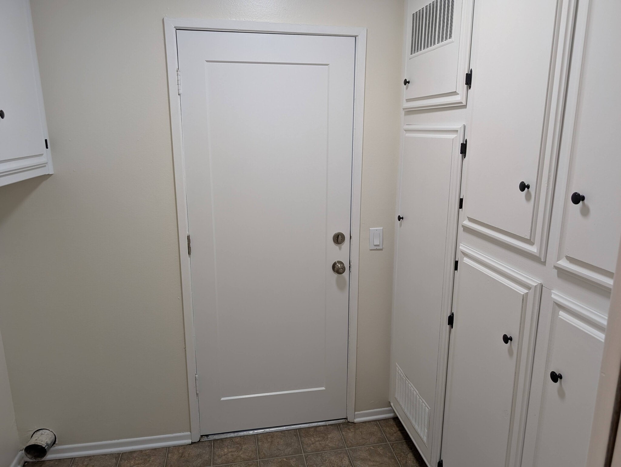 laundry room - 2851 W Ave J4