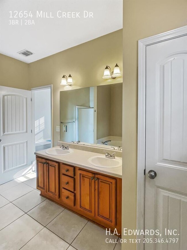 Building Photo - 12654 Mill Creek Dr