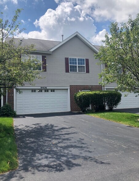 Garage and driveway - 9406 Huber Ct