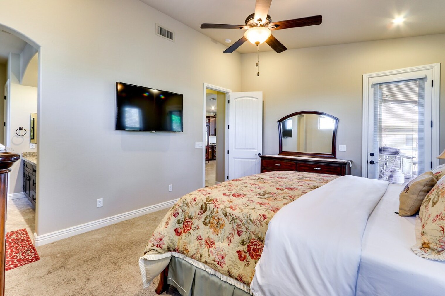 Building Photo - 2514 N Snead Dr