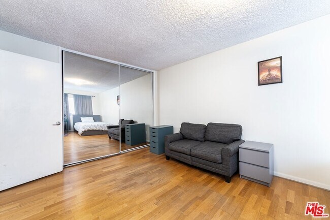 Building Photo - 5232 Corteen Pl