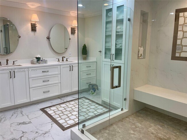 Building Photo - 21050 Point Pl