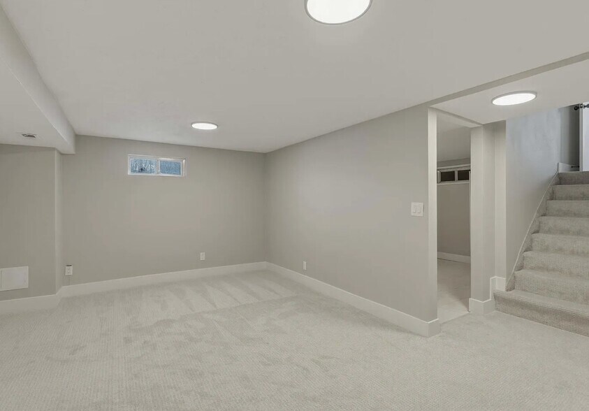 Building Photo - 403 Highland Dr