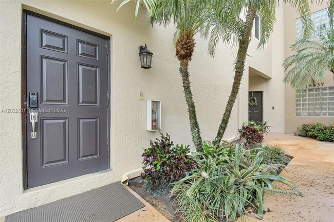 Building Photo - 16339 Malibu Dr