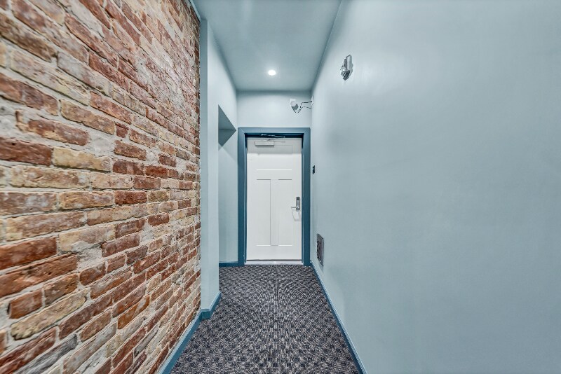 Building Photo - 44 E Utica St