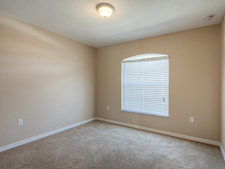 Building Photo - 8364 Greystone Dr