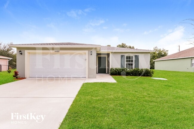 Building Photo - 1480 SW Gadsan Ave