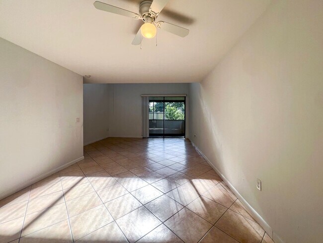 Building Photo - 605 SW 75th St