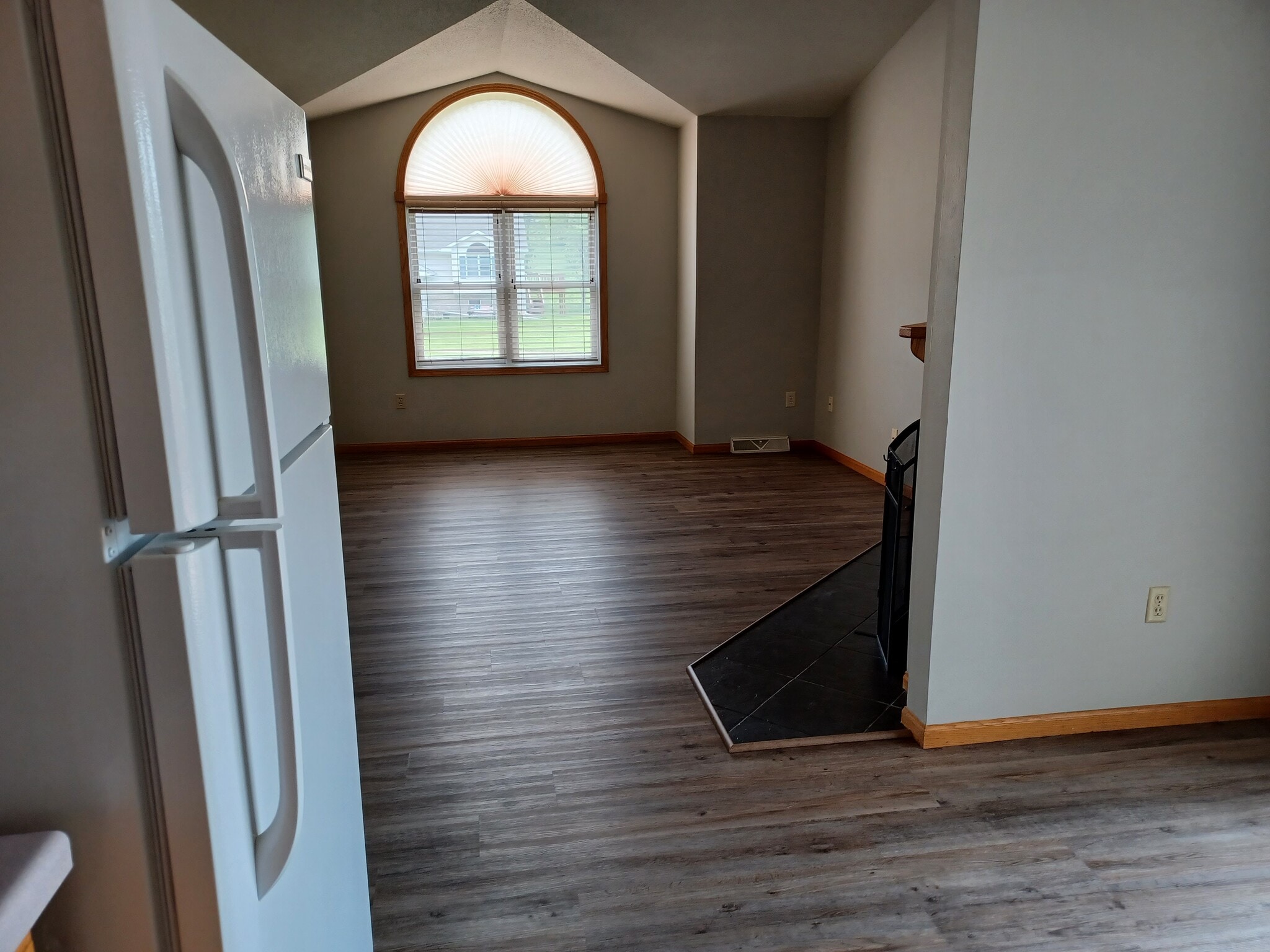 Building Photo - 130 Rhyme St