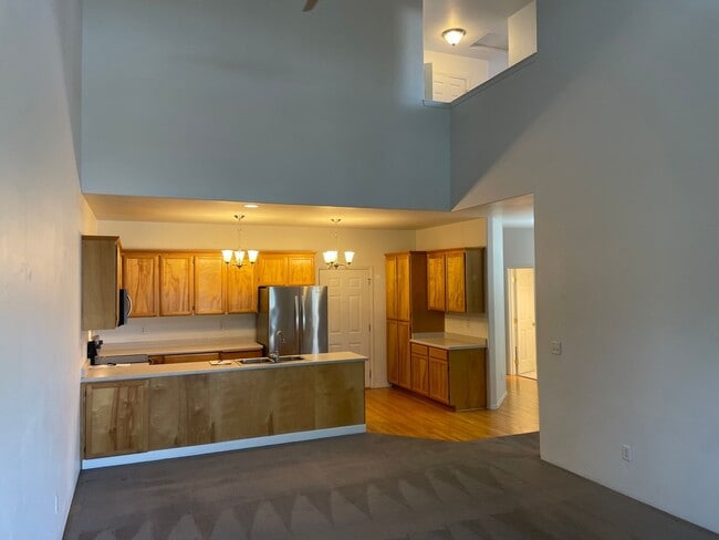 Building Photo - Beautiful 3 Bed, 2.5 Bath Home for Rent – Bright & Spacious in a Great Neighborhood