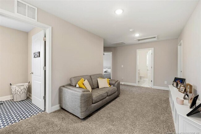 Building Photo - 3382 Scotscraig Rd