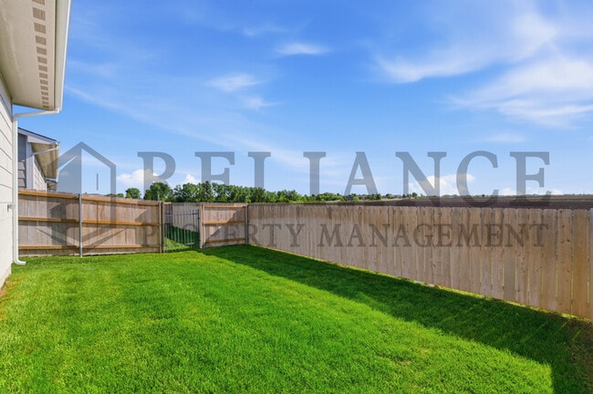 Building Photo - 622 W 50th St S