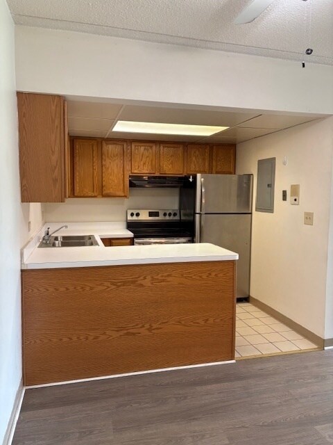 Building Photo - 240 Springhill Dr