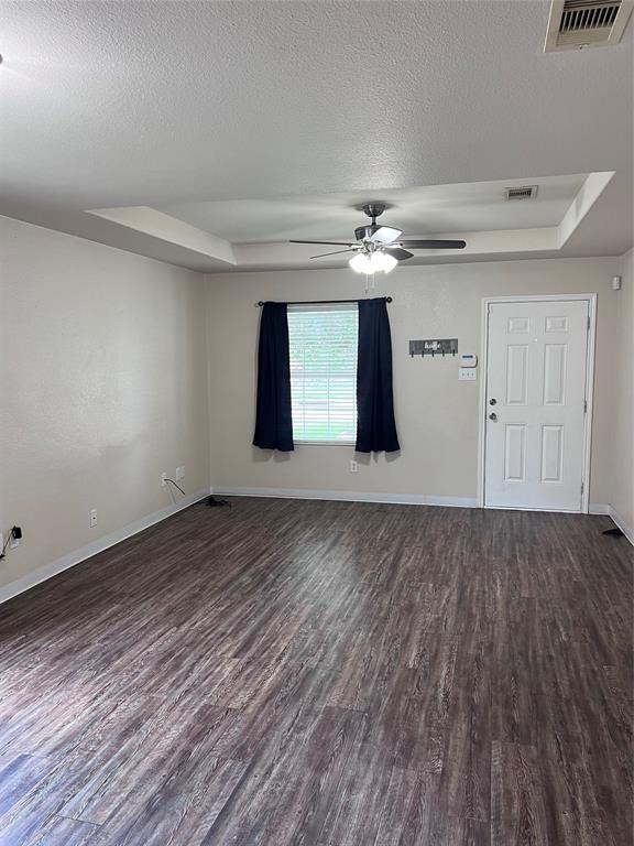 Building Photo - 2319 Shady Tree Ln
