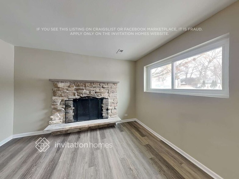 Building Photo - 421 Spruce Dr