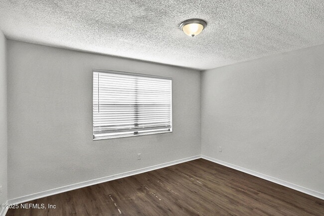 Building Photo - 476 Bentwood Ln