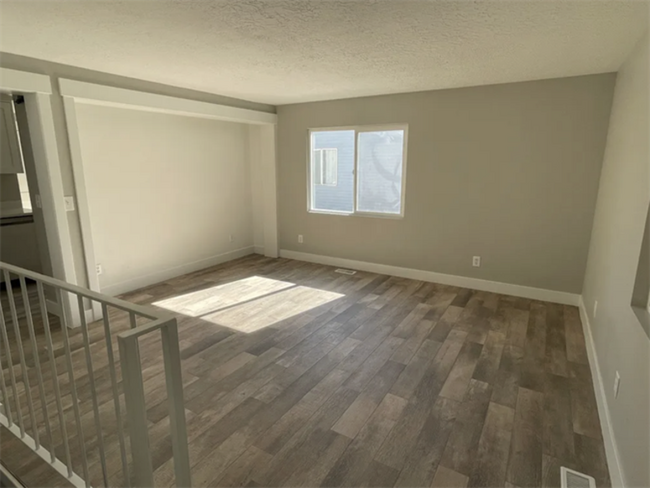 Building Photo - 945 S 900 W