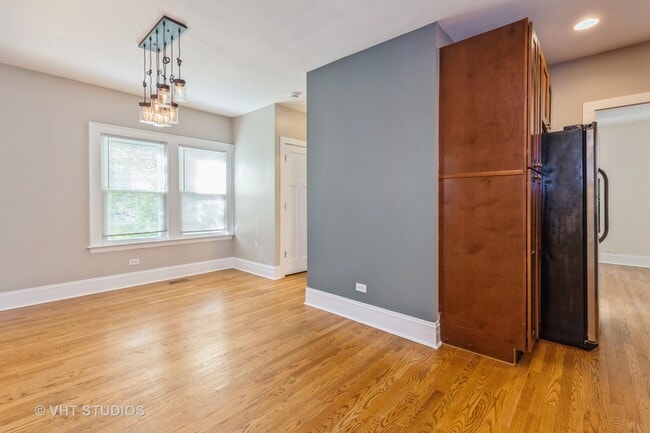 Building Photo - 621 Prairie Ave