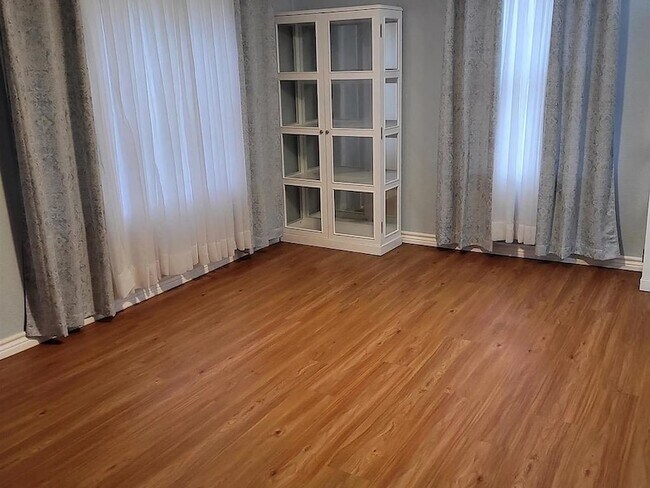 Building Photo - 2235 Johnson St