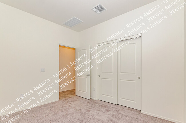 Building Photo - 8821 E Stone Meadow Cir
