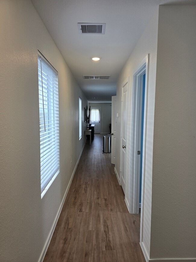 Building Photo - 21519 Carosella Dr