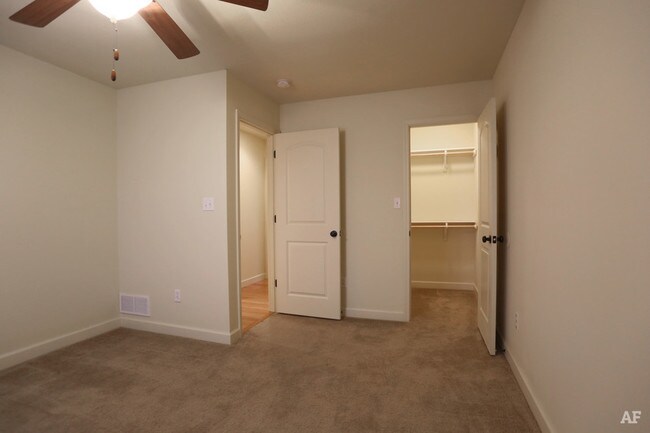 Building Photo - 3312-3314 Jenne Hill Dr