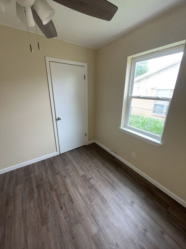 Building Photo - 4bd/1.5B IN Killeen