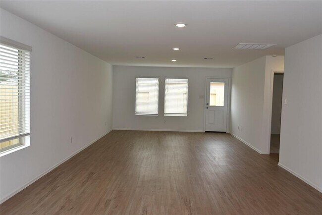 Building Photo - 18931 Panzini Dr