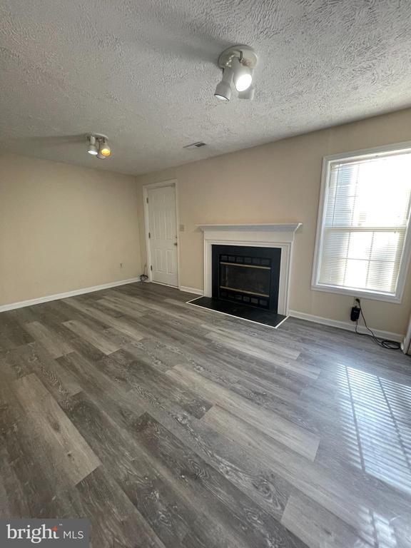 Building Photo - 313 Stafford Mews Ln