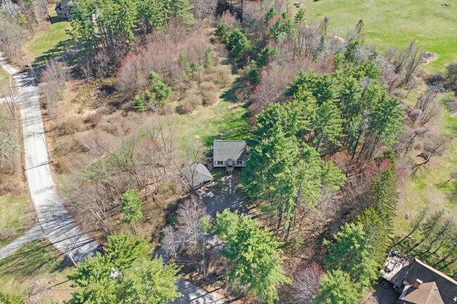 Building Photo - 7 Pheasant Run