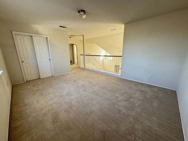 Building Photo - $500 OFF First Month's Rent