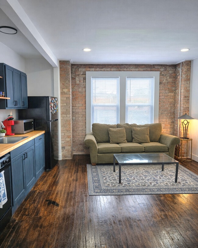 Building Photo - 11765 Glenfield Ave