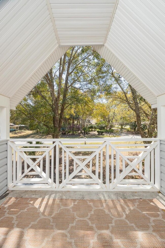 Building Photo - 728 Willow Wood Pl