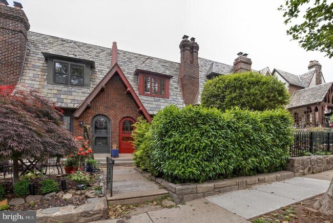 Building Photo - 3455 W Queen Ln