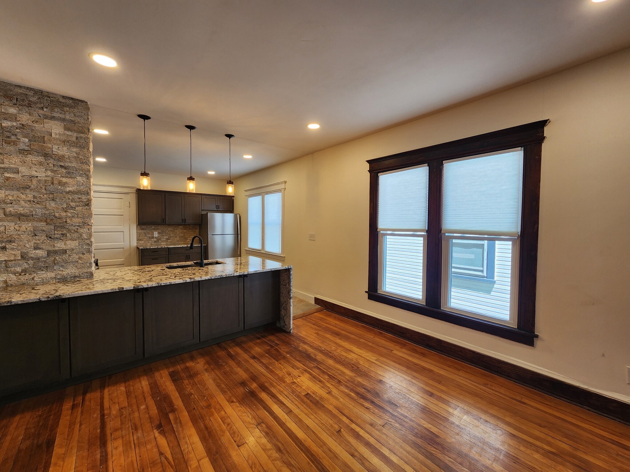 Building Photo - 262 Tennyson Ave