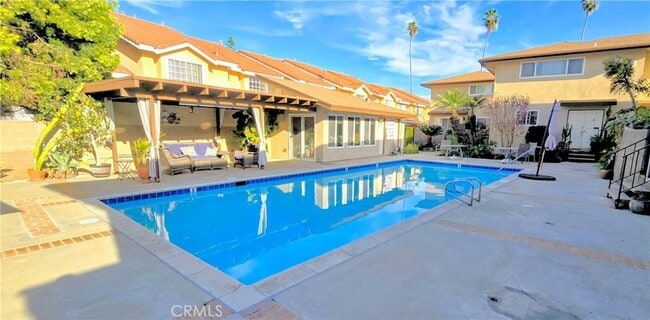 Building Photo - 10353 Downey Ave