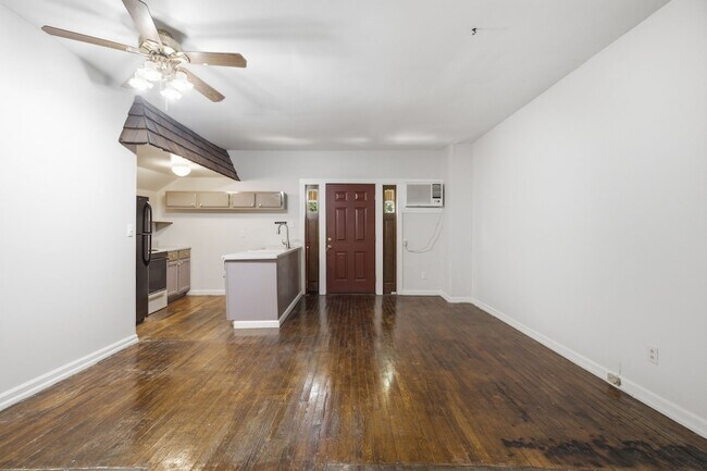 Building Photo - 924 Kirkwood Ave