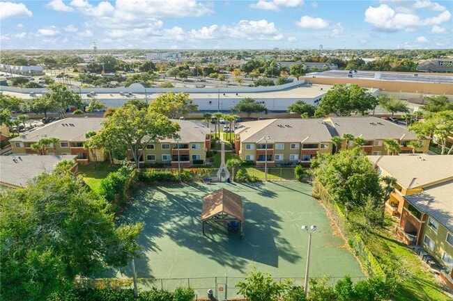 Building Photo - 646 Kenwick Cir